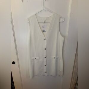 White sleeveless dress